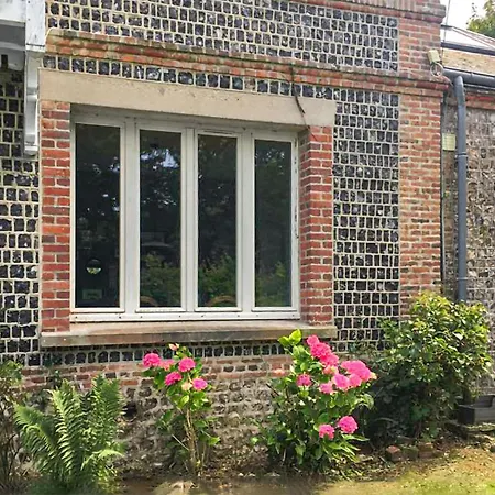 Holiday home 4 Bedroom Gorgeous Home In Etretat Etretat